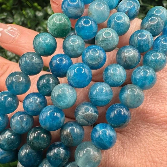 8mm Apatite Beaded Bracelet - Picture 4 of 5